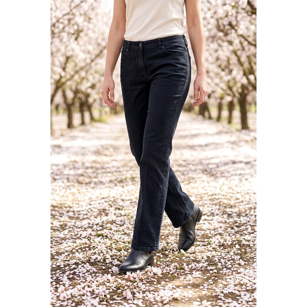 Bill Blass Womens 14 Black Stretch Bootcut Jeans Grommet Flap Pocket NWOT